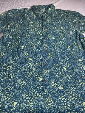 Columbia Teal and Lime Patterned Button-Down Shirt